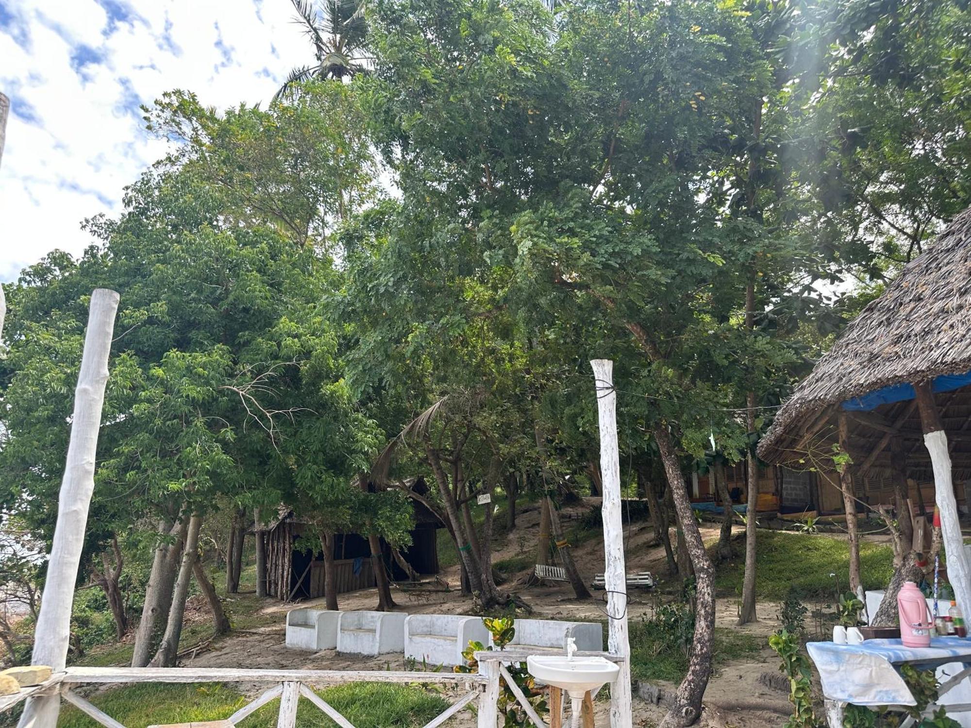 Maweni Beach Bungalows คิลินโดนี ภายนอก รูปภาพ